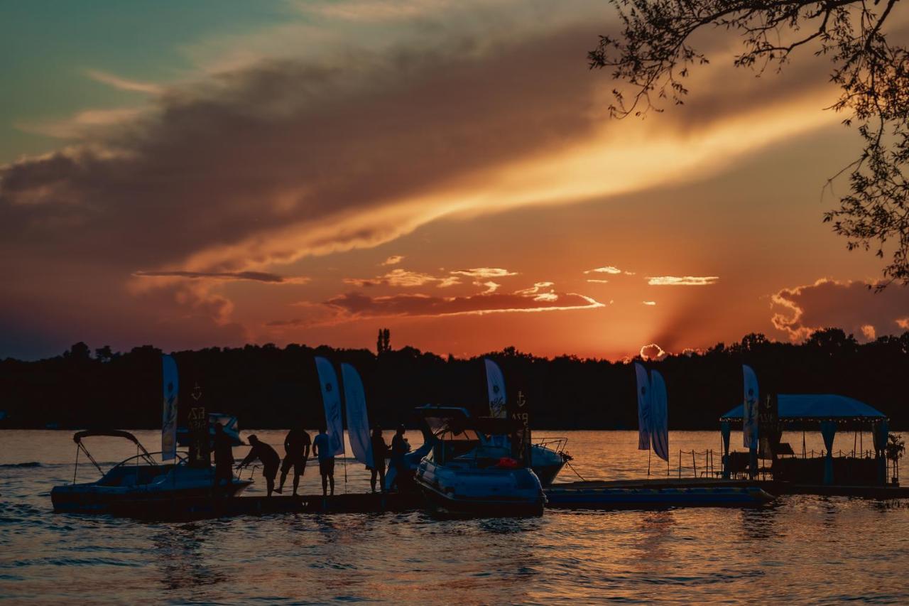 Promenada Zegrze Hotel Białobrzegi Buitenkant foto