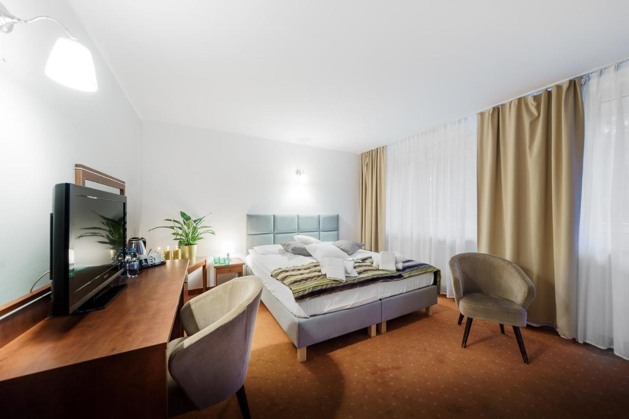 Promenada Zegrze Hotel Białobrzegi Buitenkant foto