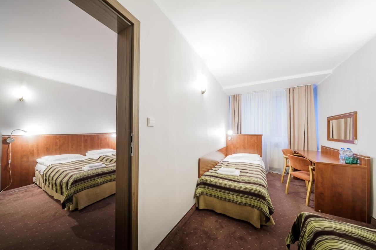 Promenada Zegrze Hotel Białobrzegi Buitenkant foto