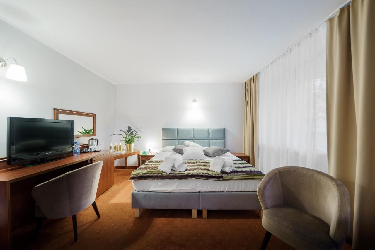 Promenada Zegrze Hotel Białobrzegi Buitenkant foto